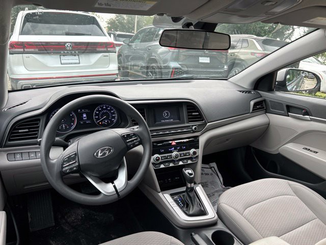 Used 2020 Stellar Silver Hyundai SE image 14