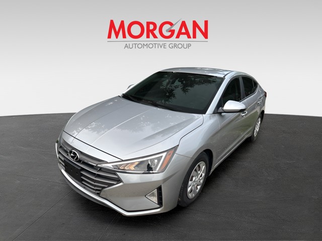 Used 2020 Stellar Silver Hyundai SE image 2