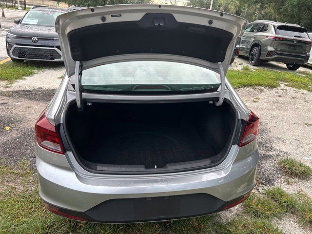 Used 2020 Stellar Silver Hyundai SE image 7