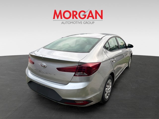Used 2020 Stellar Silver Hyundai SE image 4