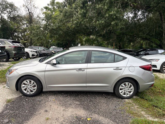 Used 2020 Stellar Silver Hyundai SE image 16