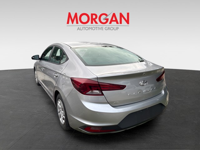 Used 2020 Stellar Silver Hyundai SE image 3