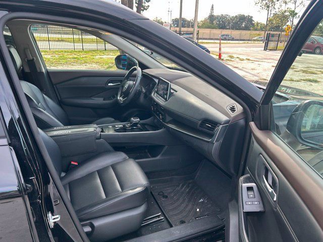 Used 2023 Super Black Nissan SV image 9