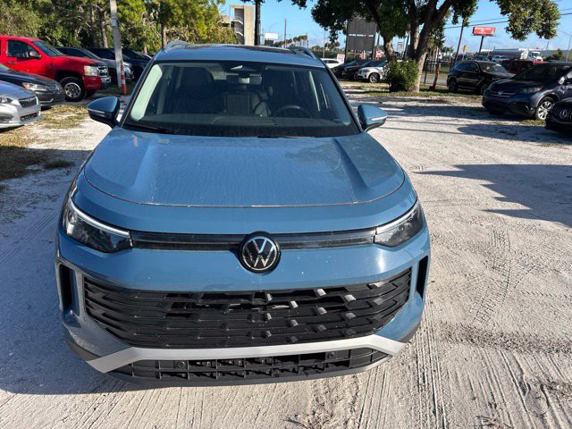 Used 2026 Monterey Blue Pearl Volkswagen SE image 16