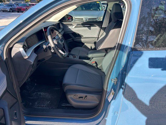 Used 2026 Monterey Blue Pearl Volkswagen SE image 5
