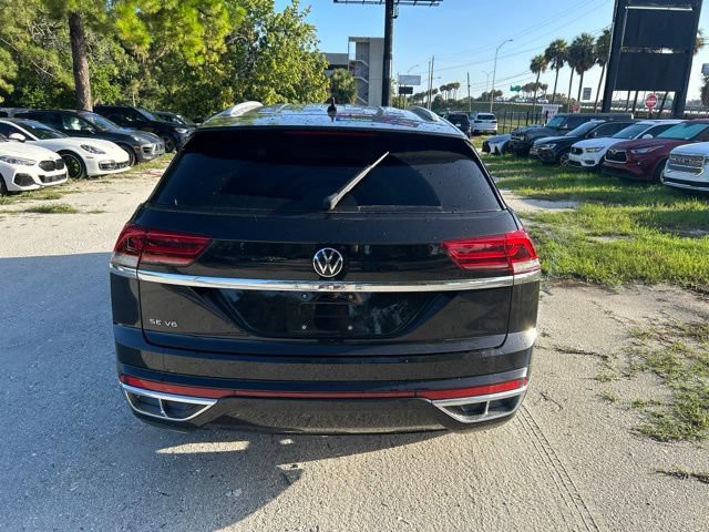 Used 2021 Deep Black Pearl Volkswagen 3.6L V6 SE w/Technology R-Line image 18