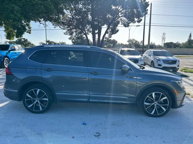 Used 2024 Platinum Gray Metallic Volkswagen SEL R-Line image 19