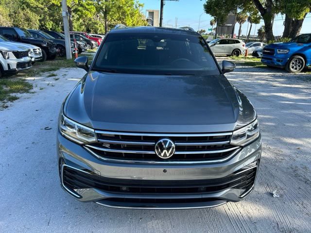 Used 2024 Platinum Gray Metallic Volkswagen SEL R-Line image 16