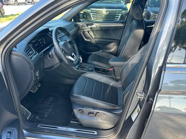 Used 2024 Platinum Gray Metallic Volkswagen SEL R-Line image 5