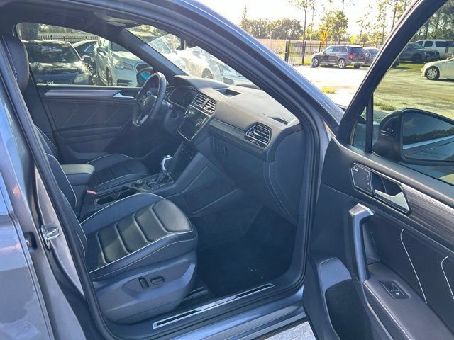 Used 2024 Platinum Gray Metallic Volkswagen SEL R-Line image 9