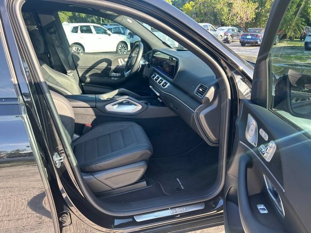 Used 2025 Obsidian Black Metallic Mercedes-Benz GLS 450 image 9