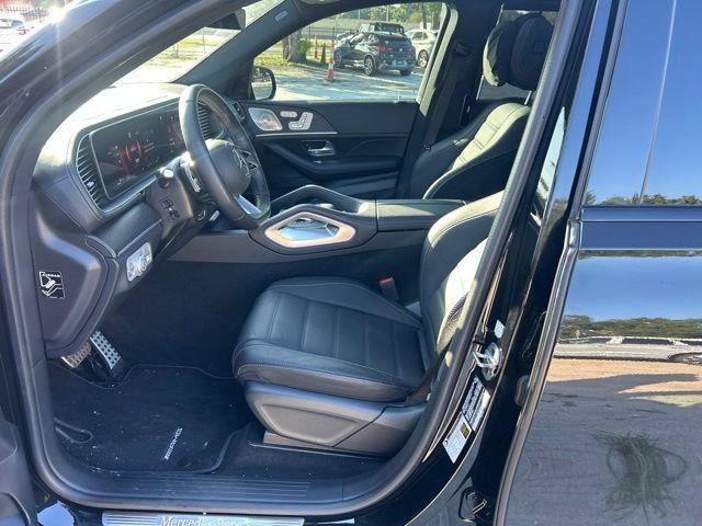 Used 2025 Obsidian Black Metallic Mercedes-Benz GLS 450 image 5
