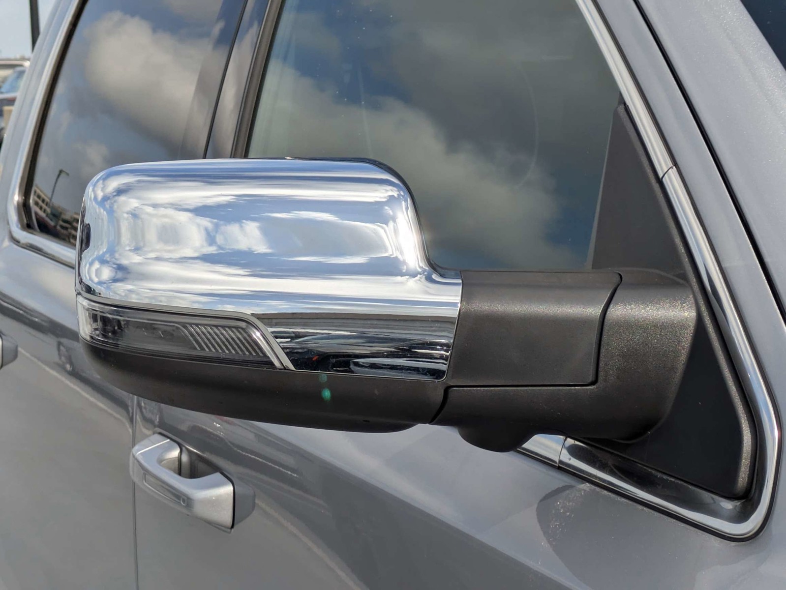 Used 2025 Silver Ram Limited image 12
