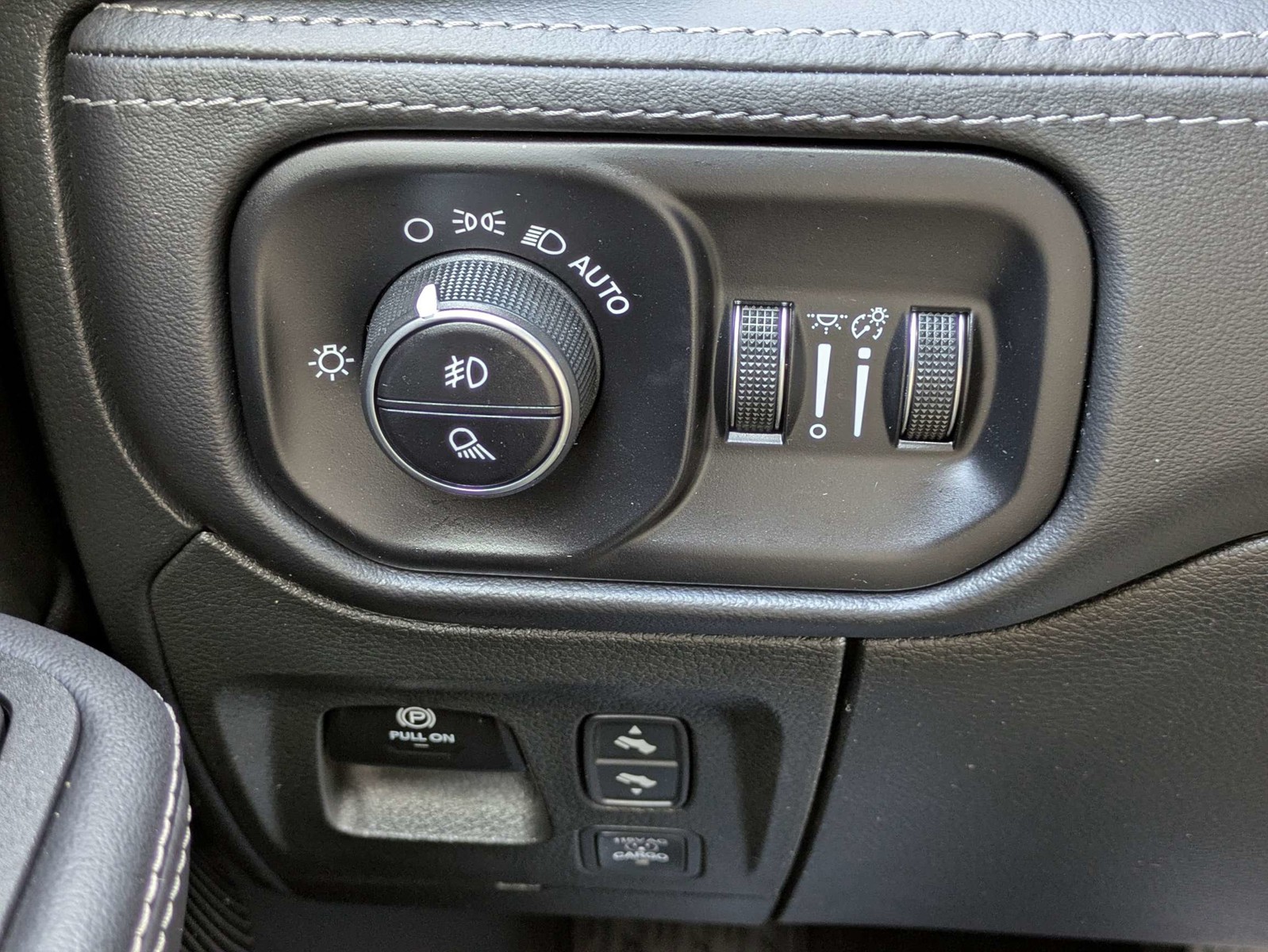 Used 2025 Silver Ram Limited image 26