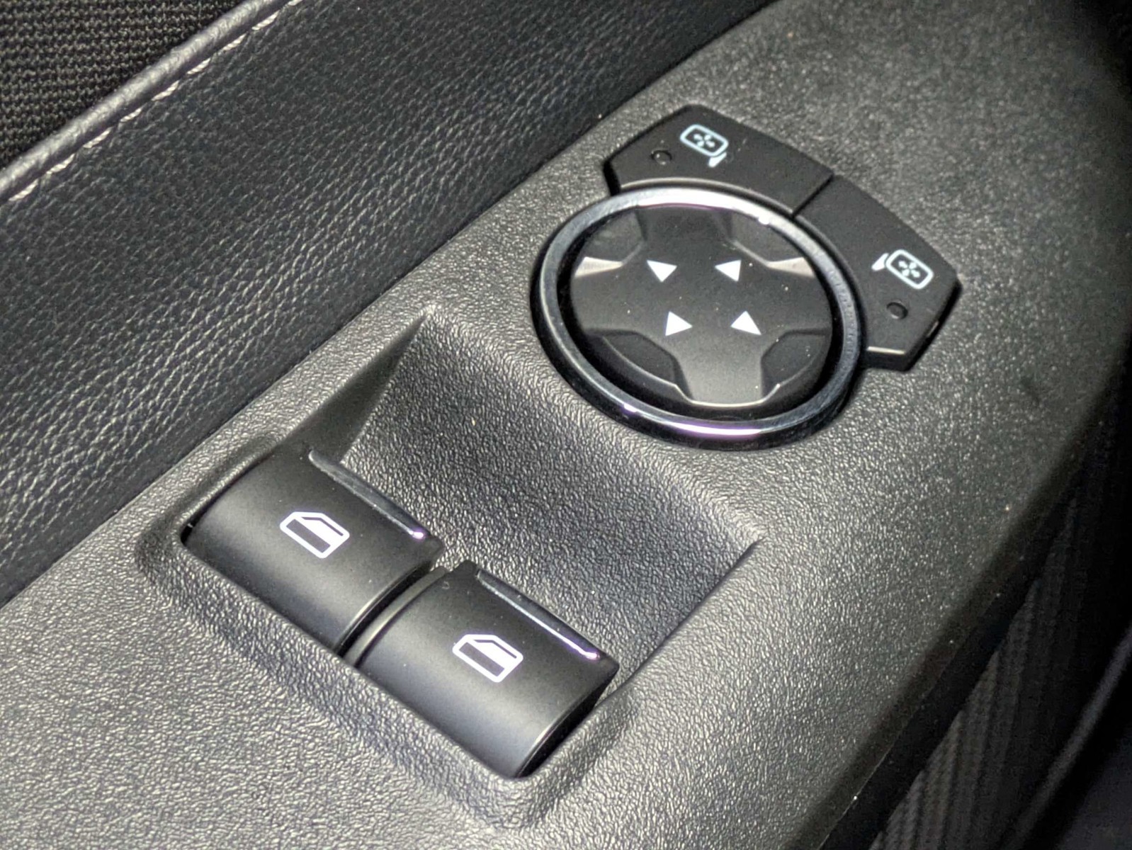 Used 2019 Red Ford GT image 25