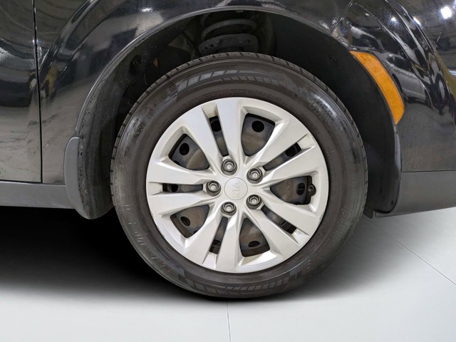 Used 2020 Black Kia LX image 10