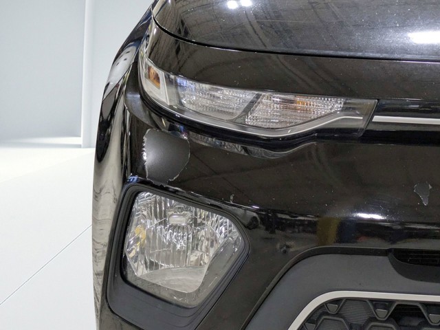 Used 2020 Black Kia LX image 9