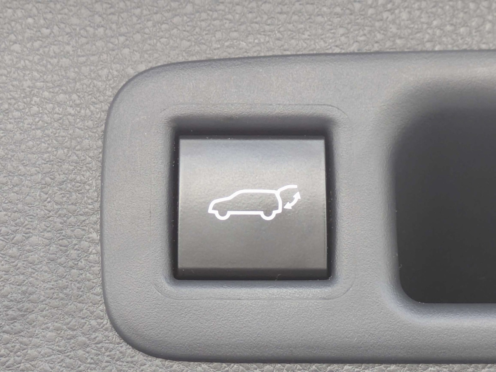 Used 2021  Toyota XLE image 12