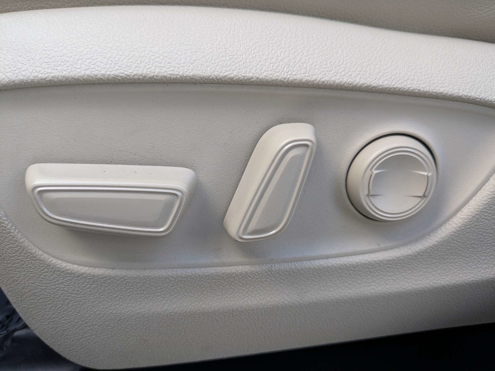 Used 2021  Toyota XLE image 20