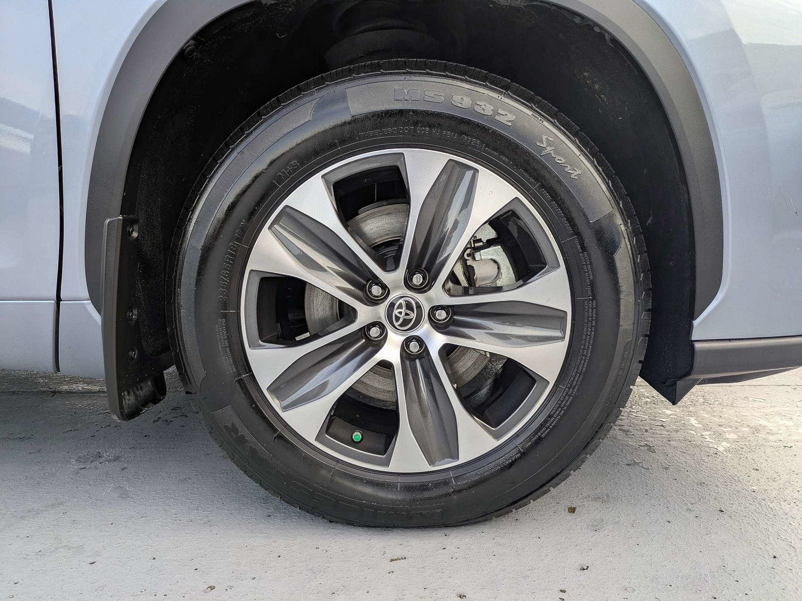 Used 2021  Toyota XLE image 9