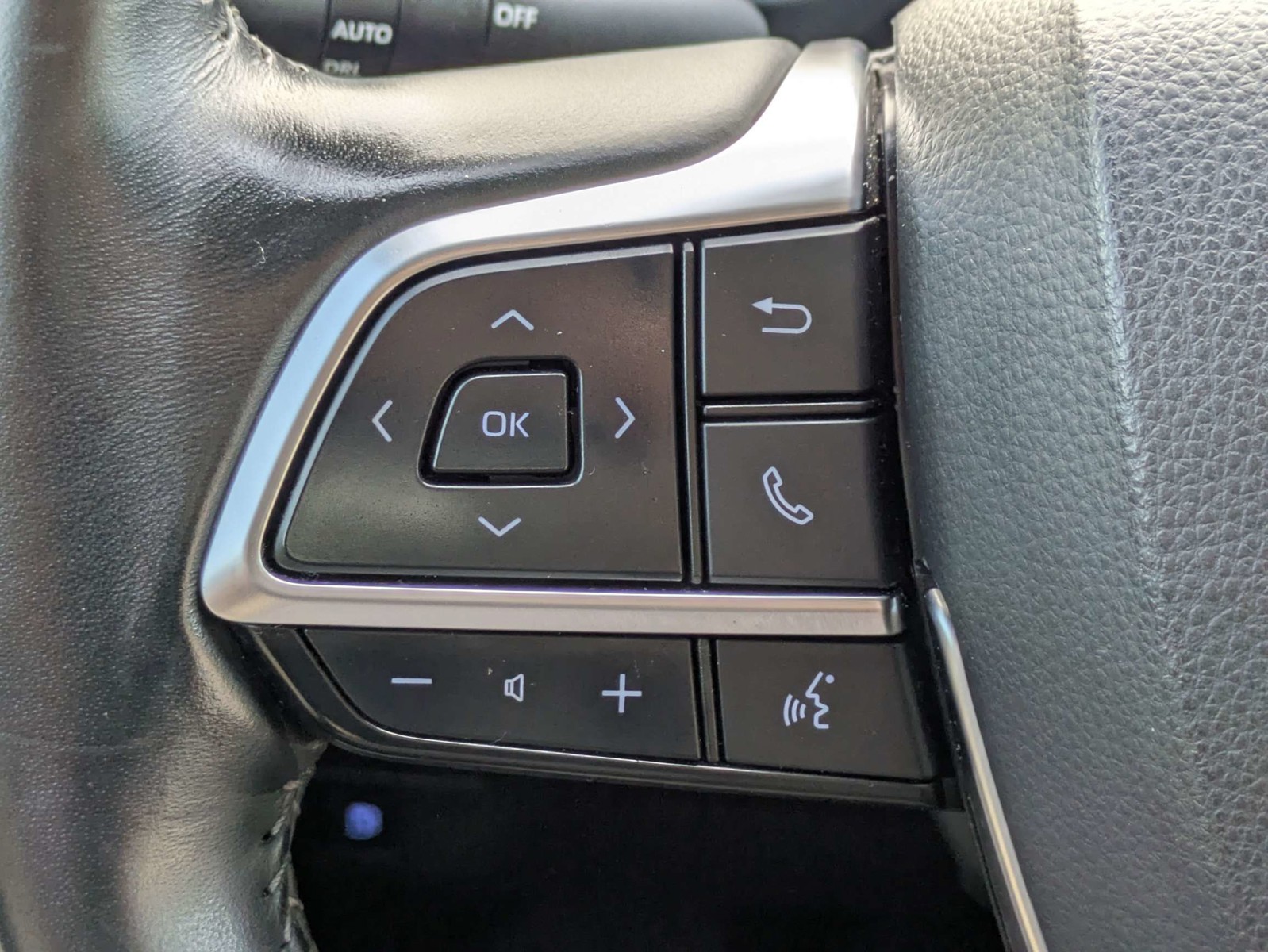 Used 2021  Toyota XLE image 26