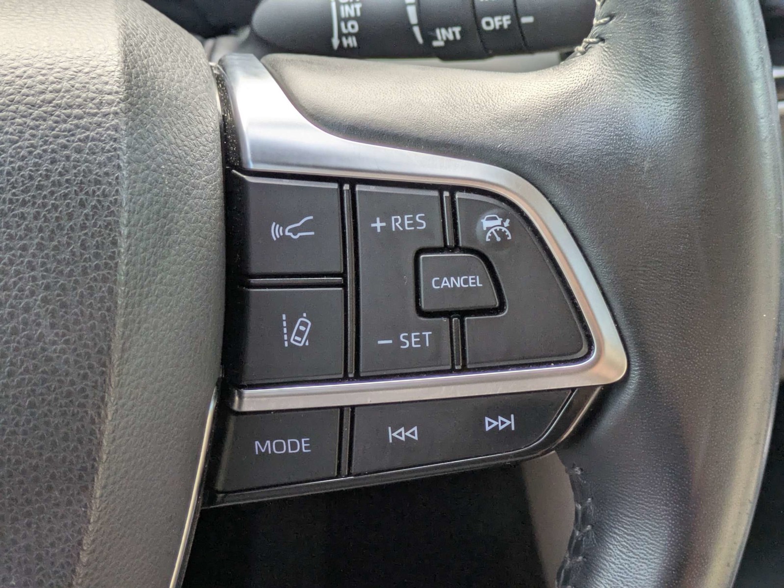 Used 2021  Toyota XLE image 27