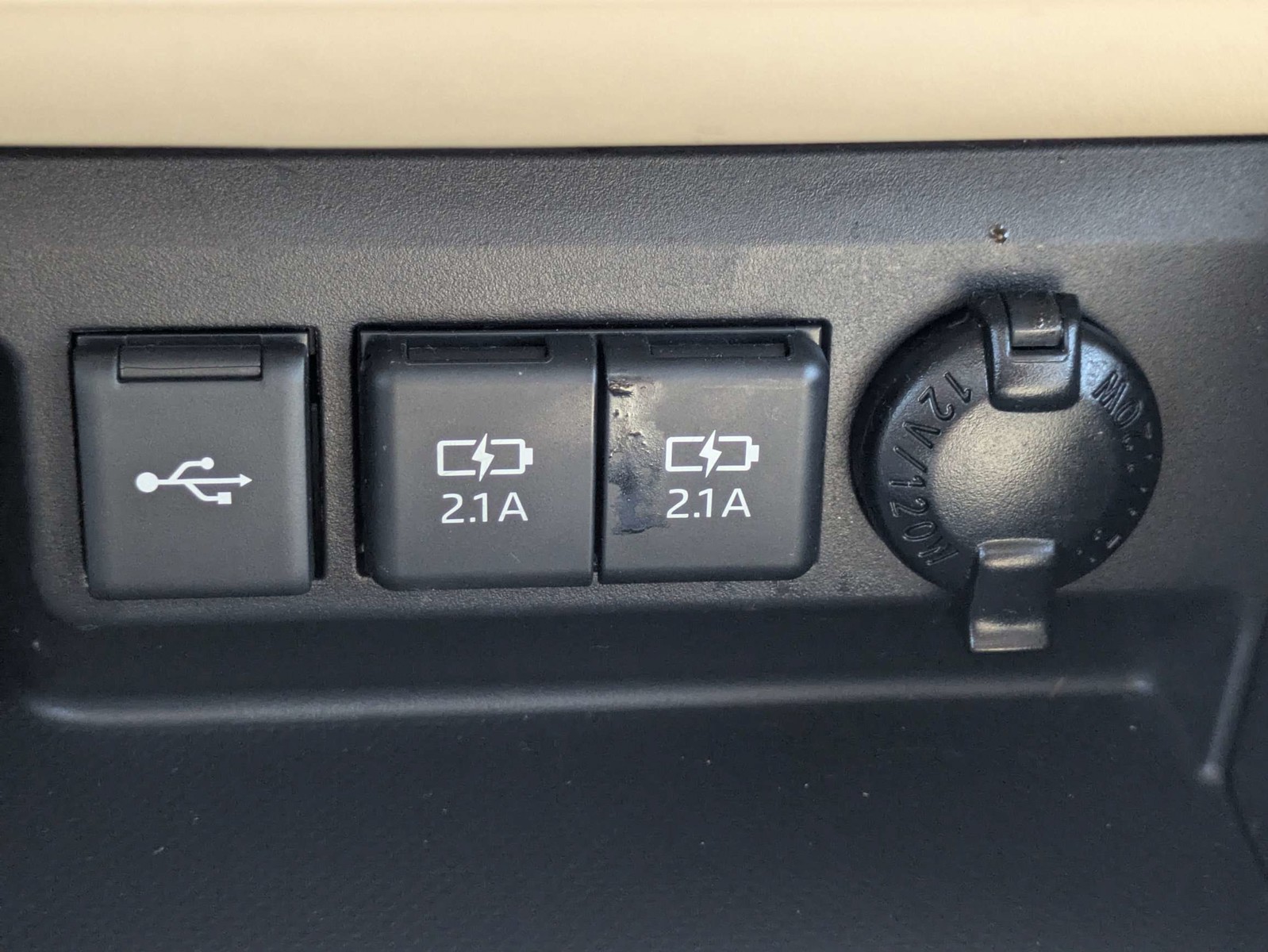 Used 2021  Toyota XLE image 23