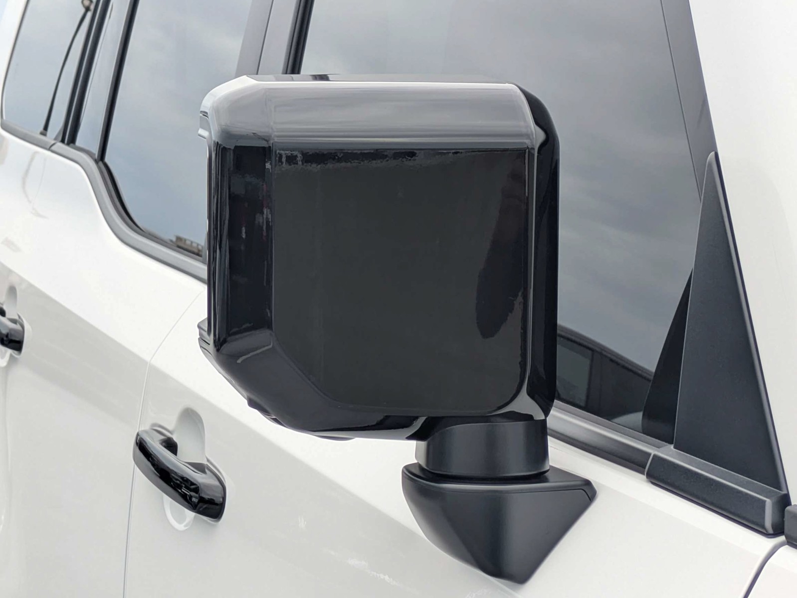 Used 2027 White Toyota Base image 11