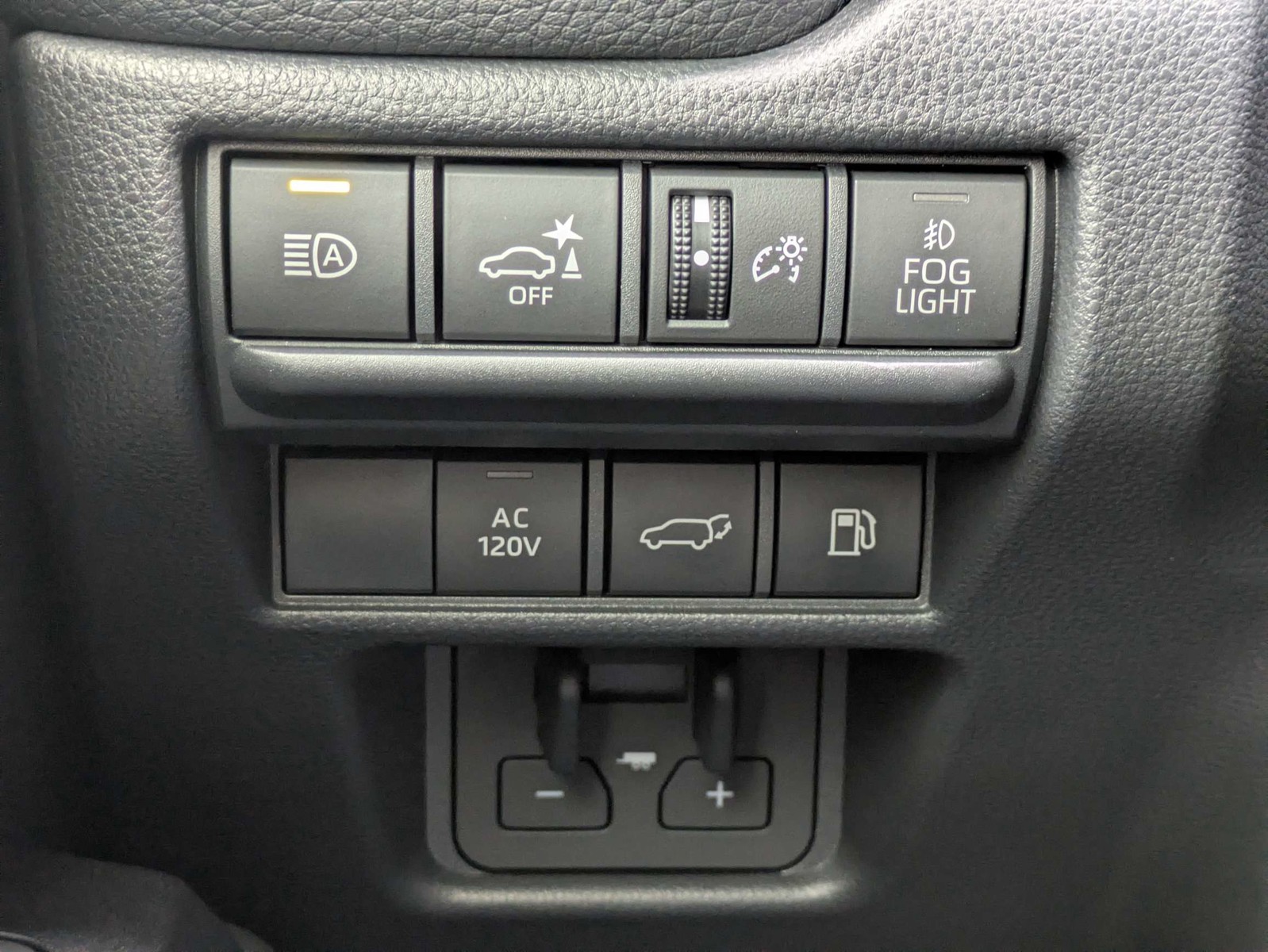 Used 2027 White Toyota Base image 26