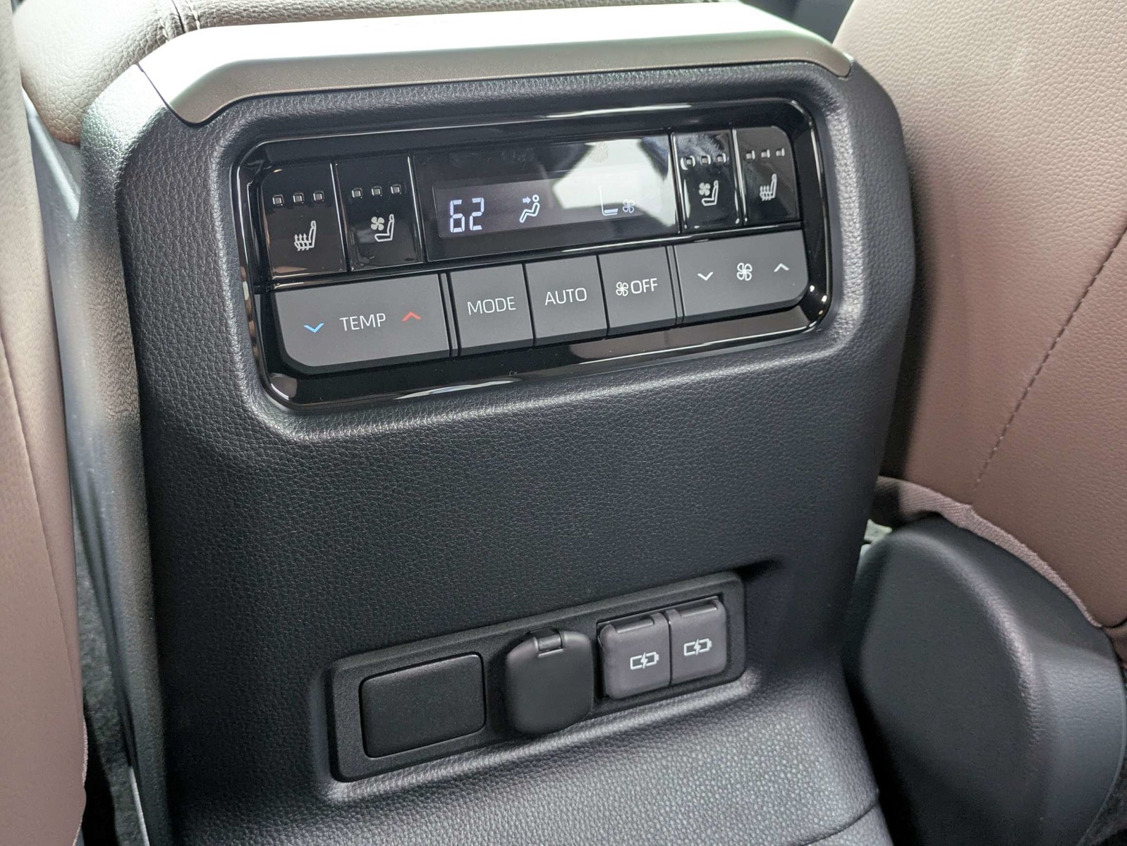Used 2027 White Toyota Base image 15