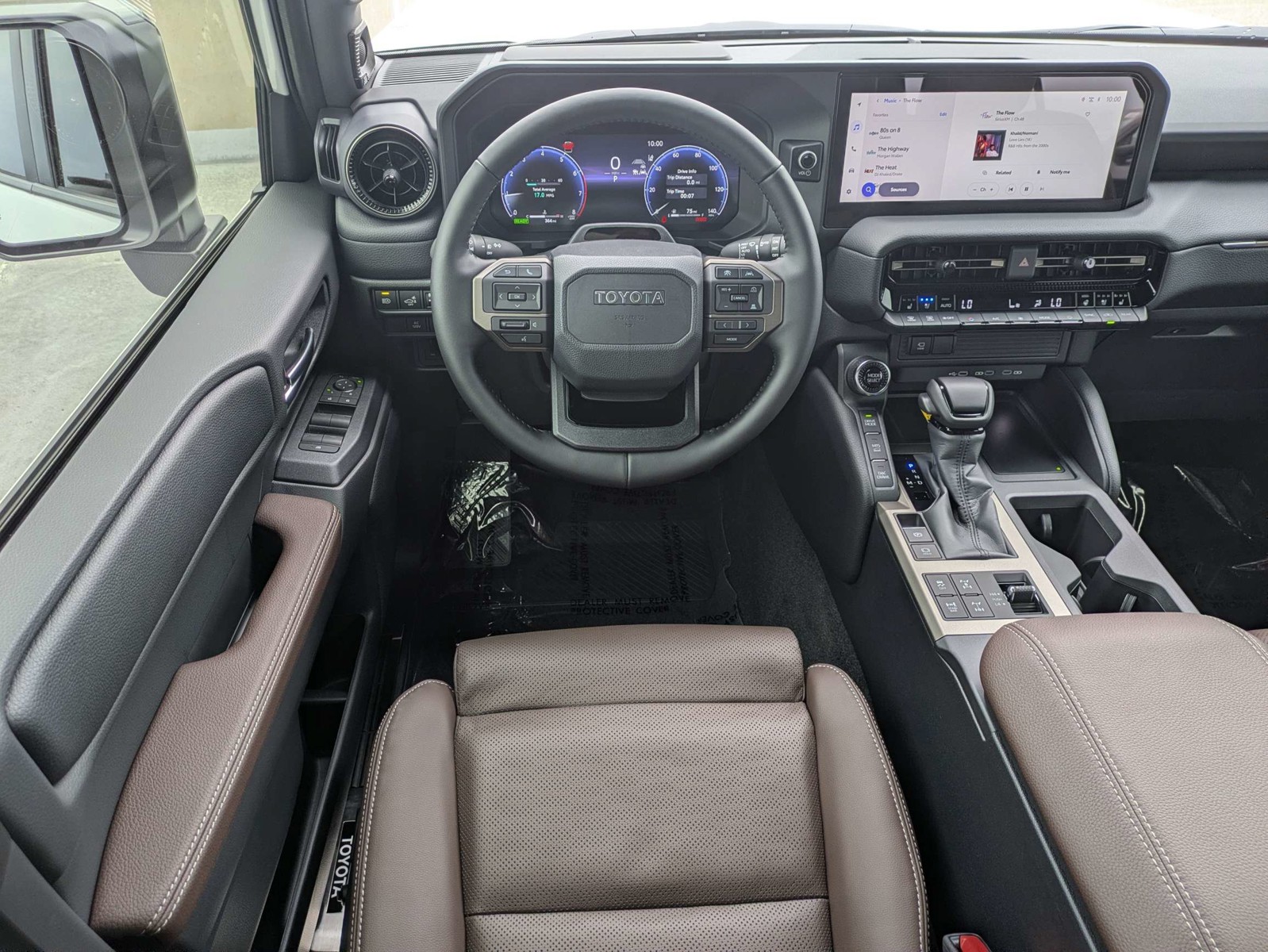 Used 2027 White Toyota Base image 17