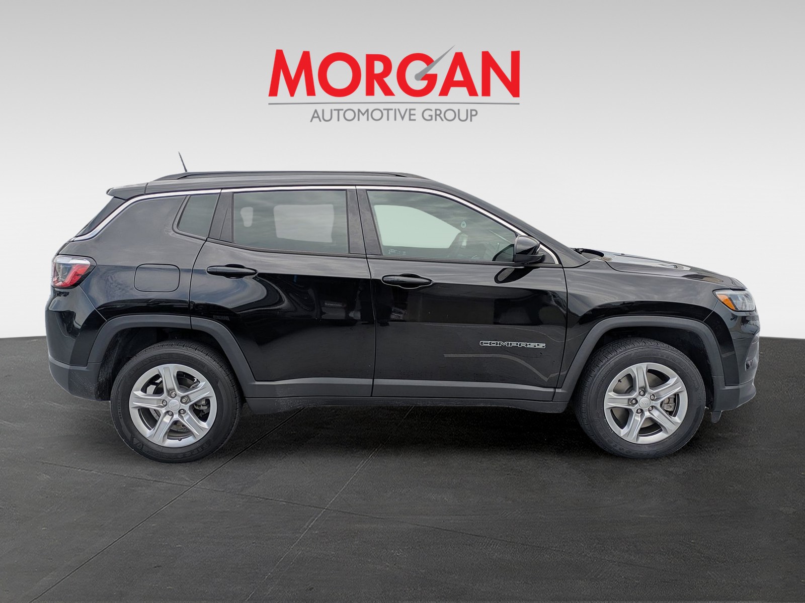 Used 2023 Black Jeep Latitude image 2