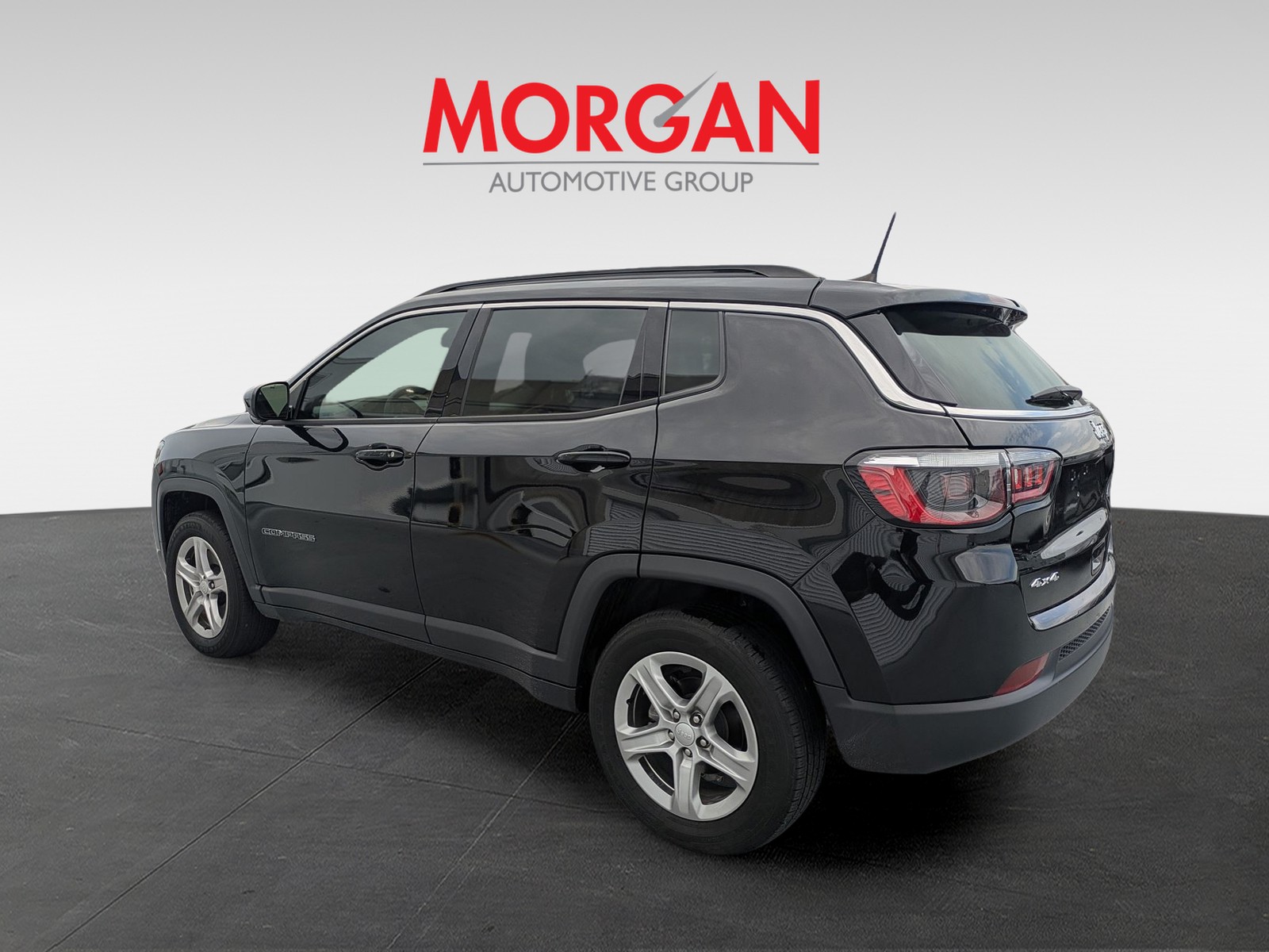 Used 2023 Black Jeep Latitude image 5