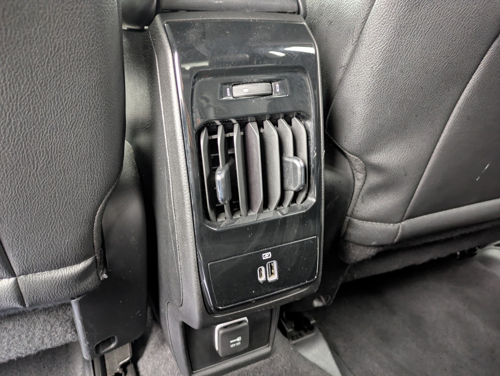 Used 2023 Black Jeep Latitude image 15