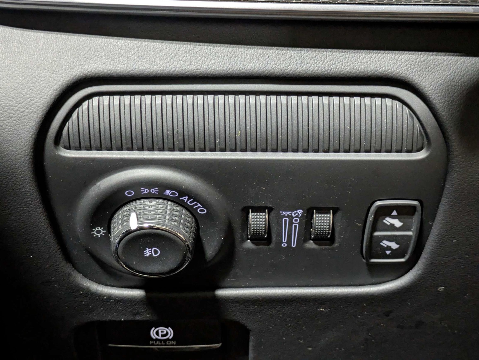 Certified Used 2024 White Jeep Series II image 26