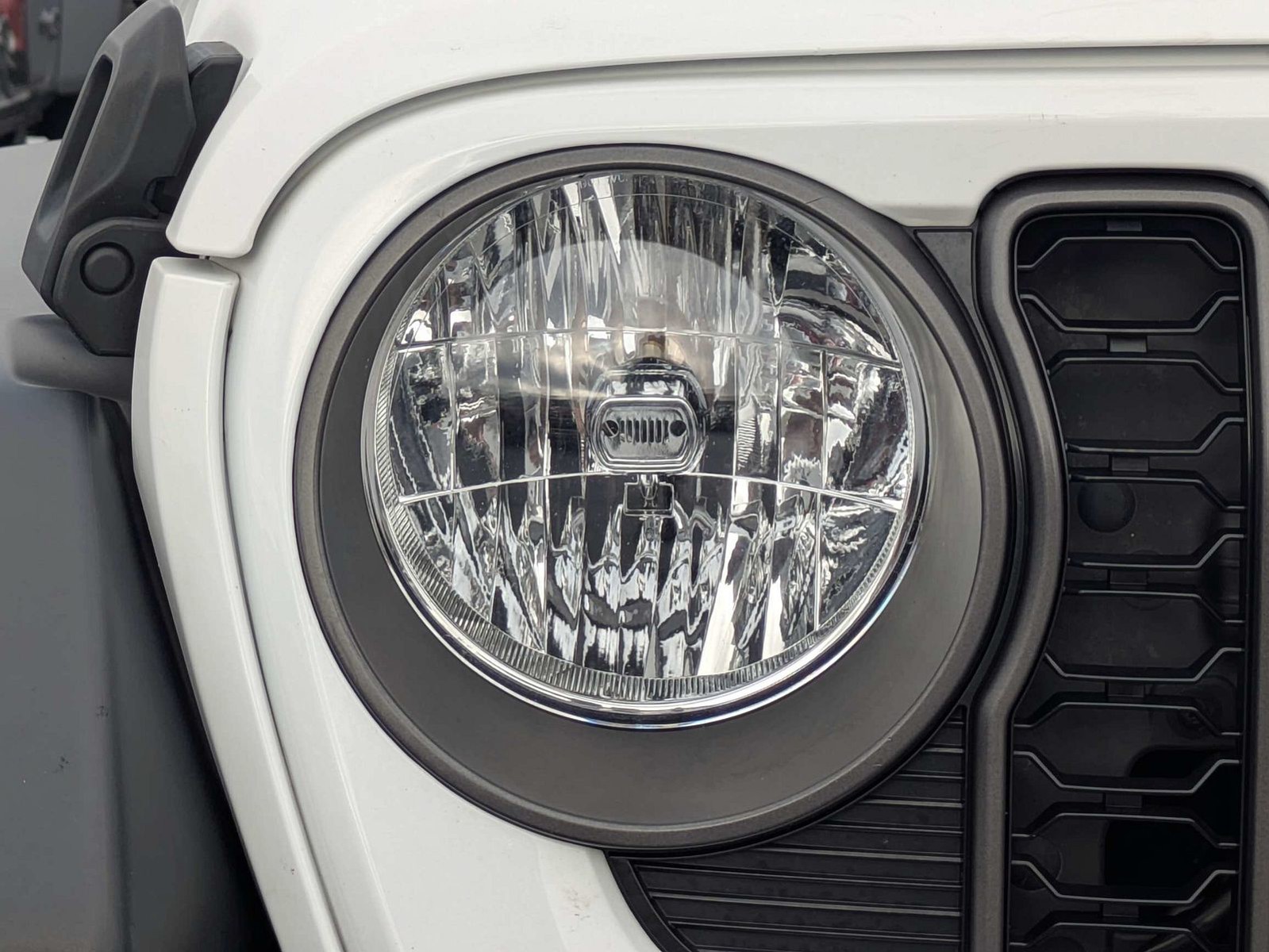 Certified Used 2024 White Jeep Sport S image 9