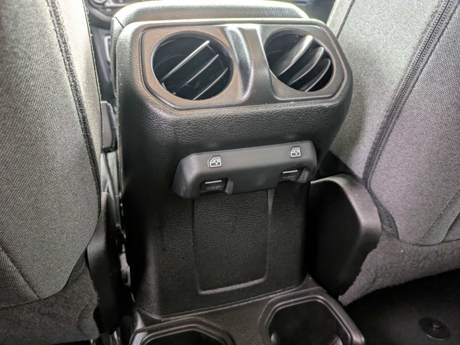 Certified Used 2024 White Jeep Sport S image 14
