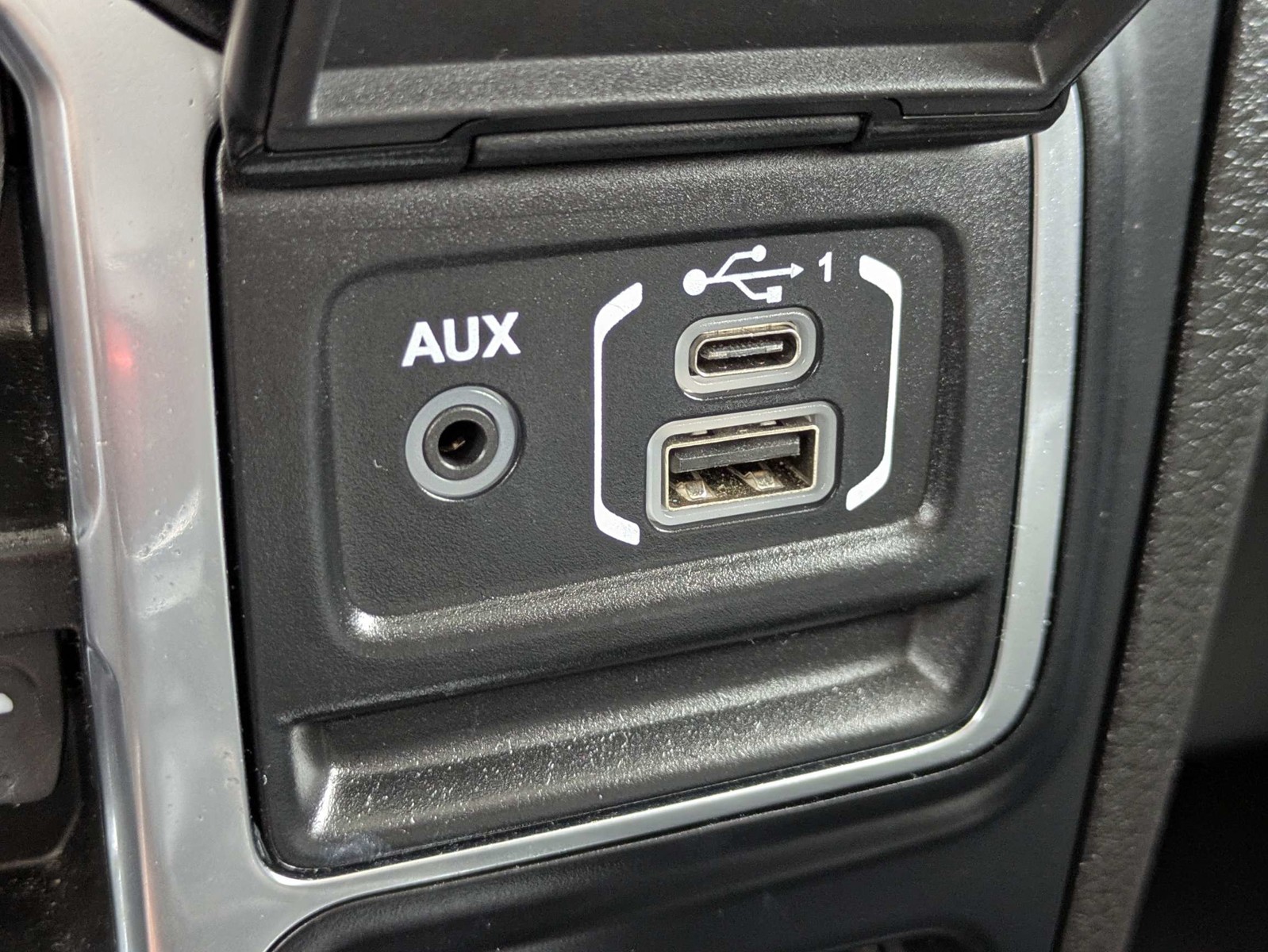 Certified Used 2024 White Jeep Sport S image 22