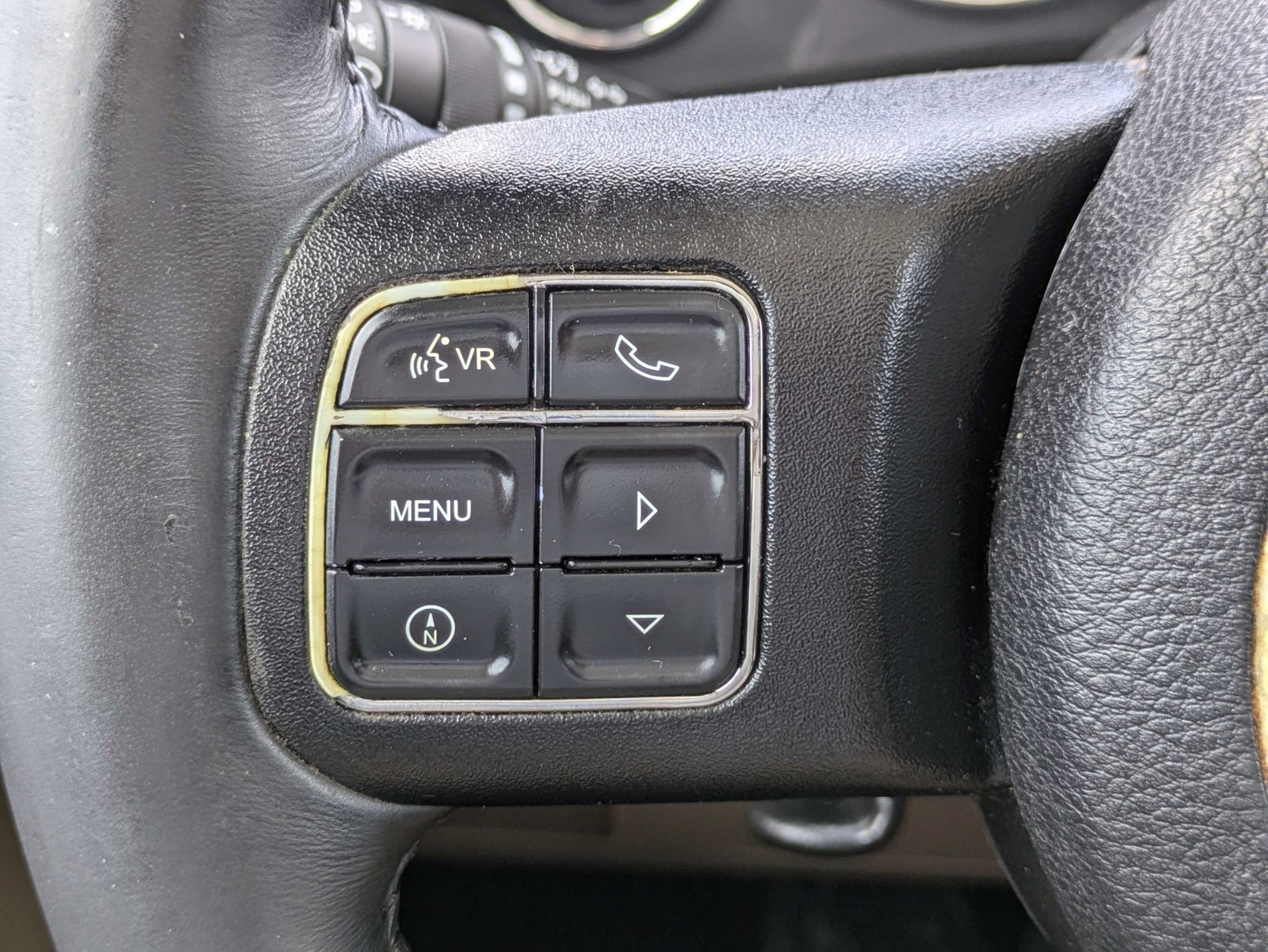 Used 2013 White Jeep Unlimited Sahara image 24