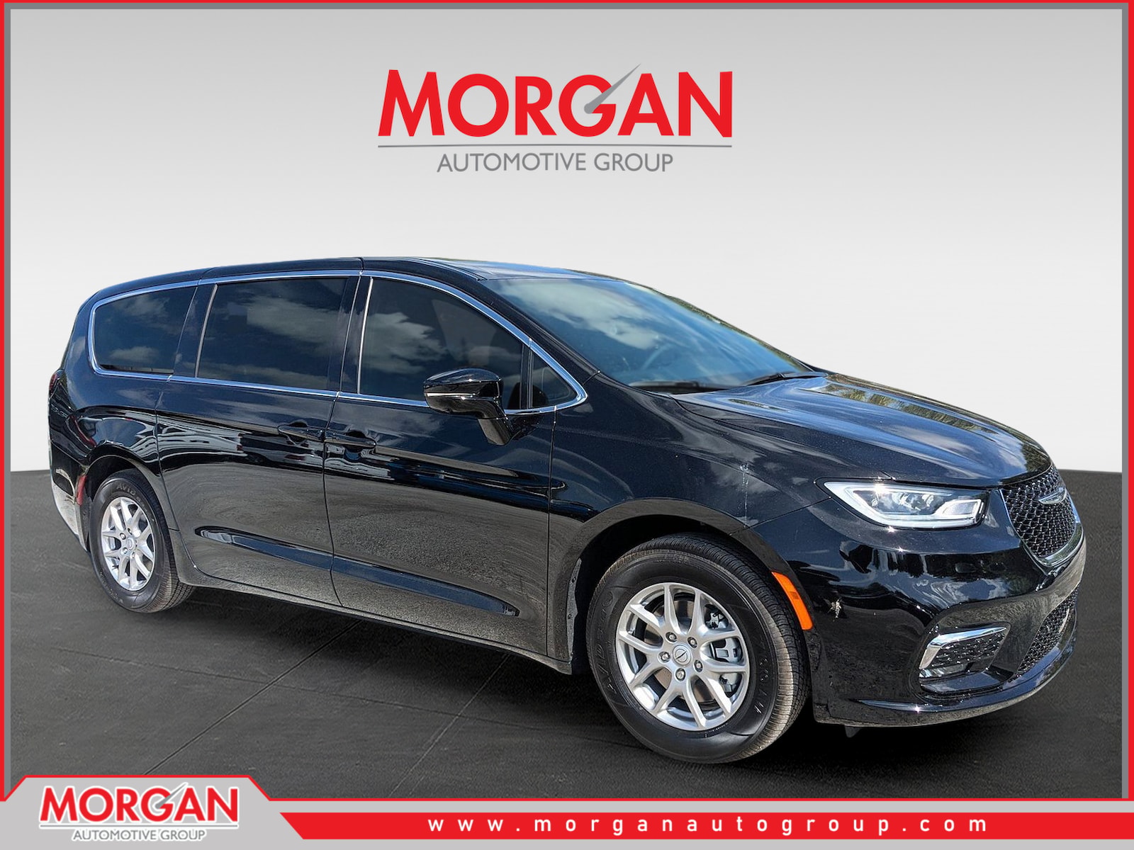 2026 Chrysler Pacifica Select's photo
