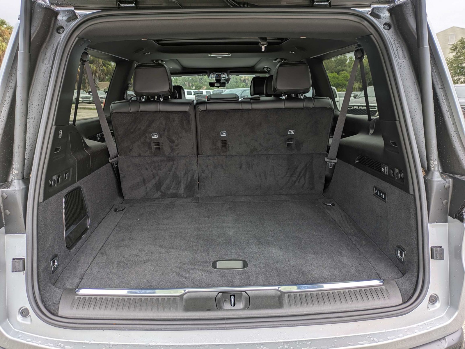 New 2026 Silver Jeep Summit Obsidian image 12