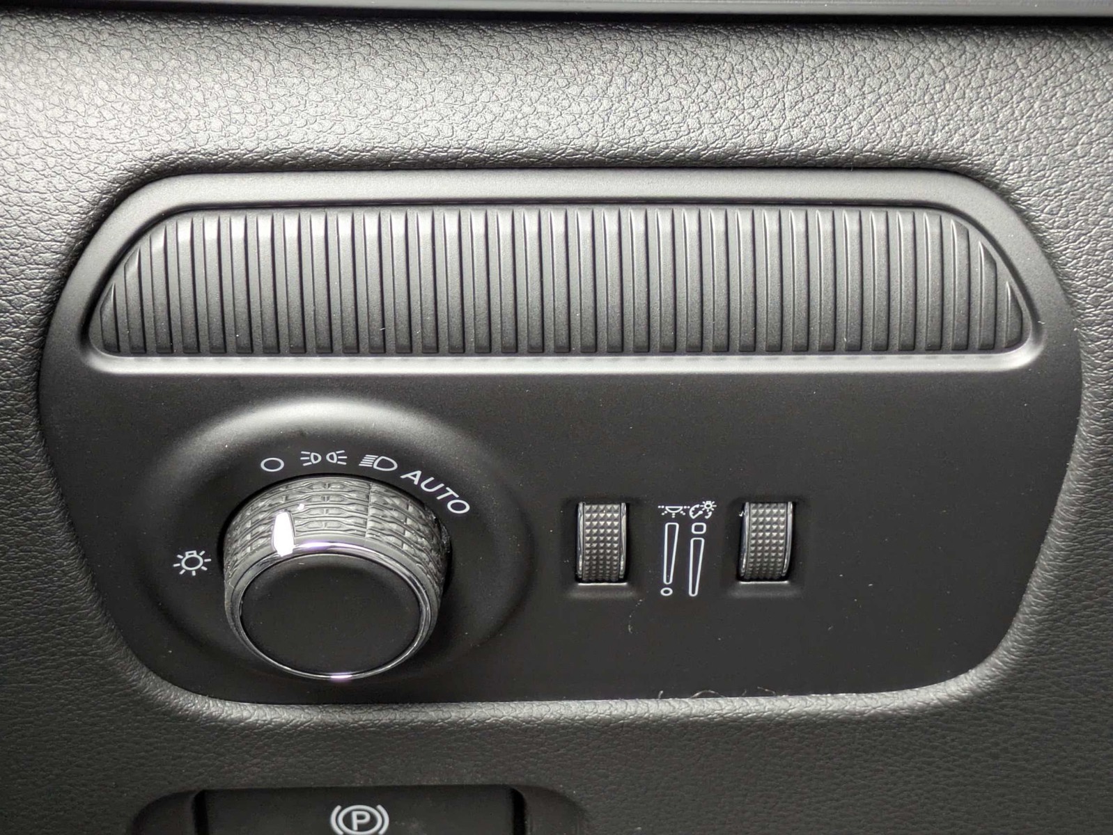 New 2026 Silver Jeep Summit Obsidian image 27