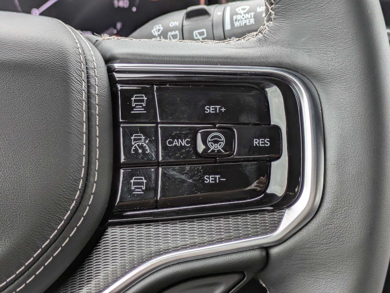 New 2026 Silver Jeep Summit Obsidian image 29
