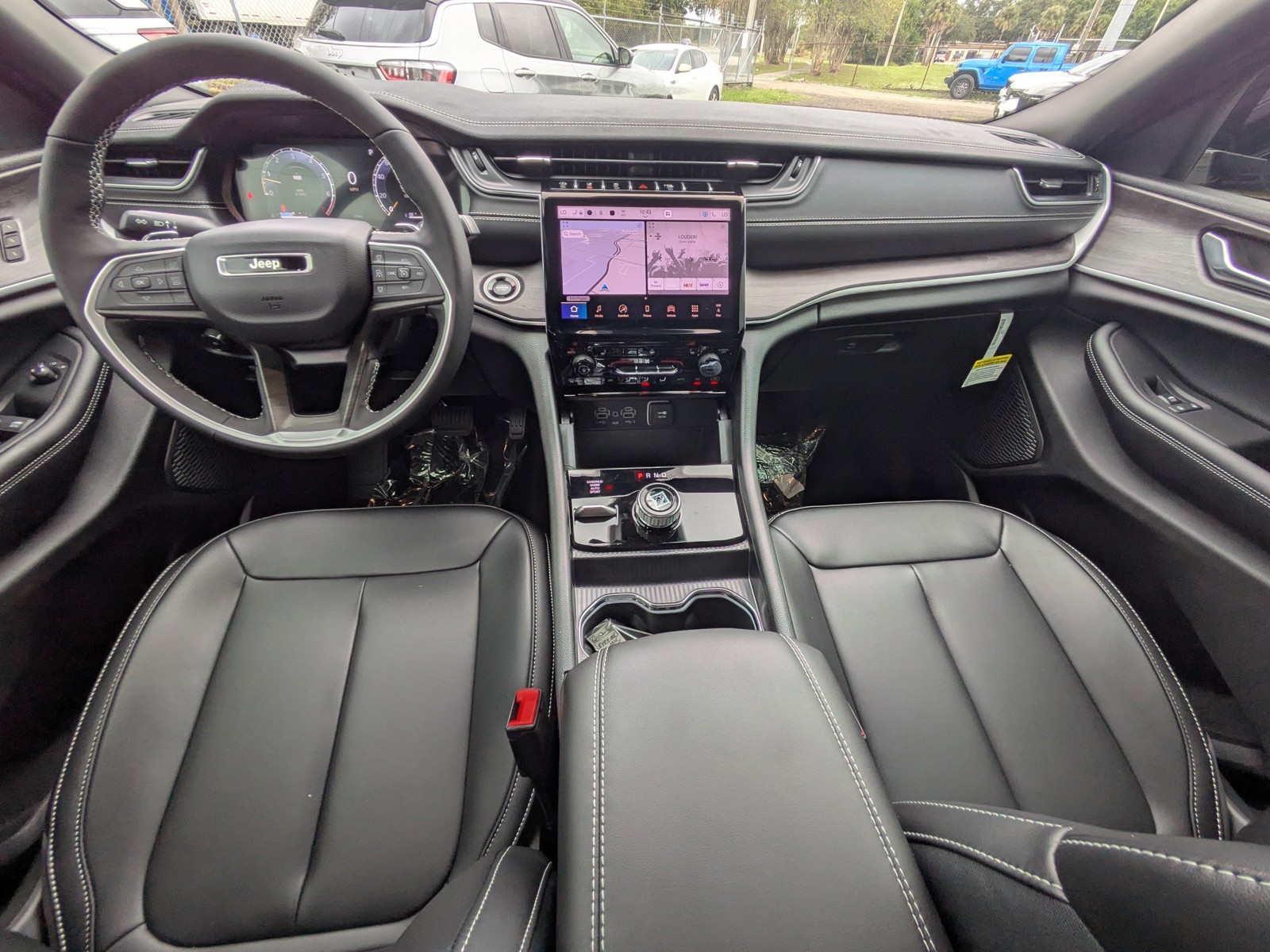 2025 Jeep Grand Cherokee L — photo 13 view