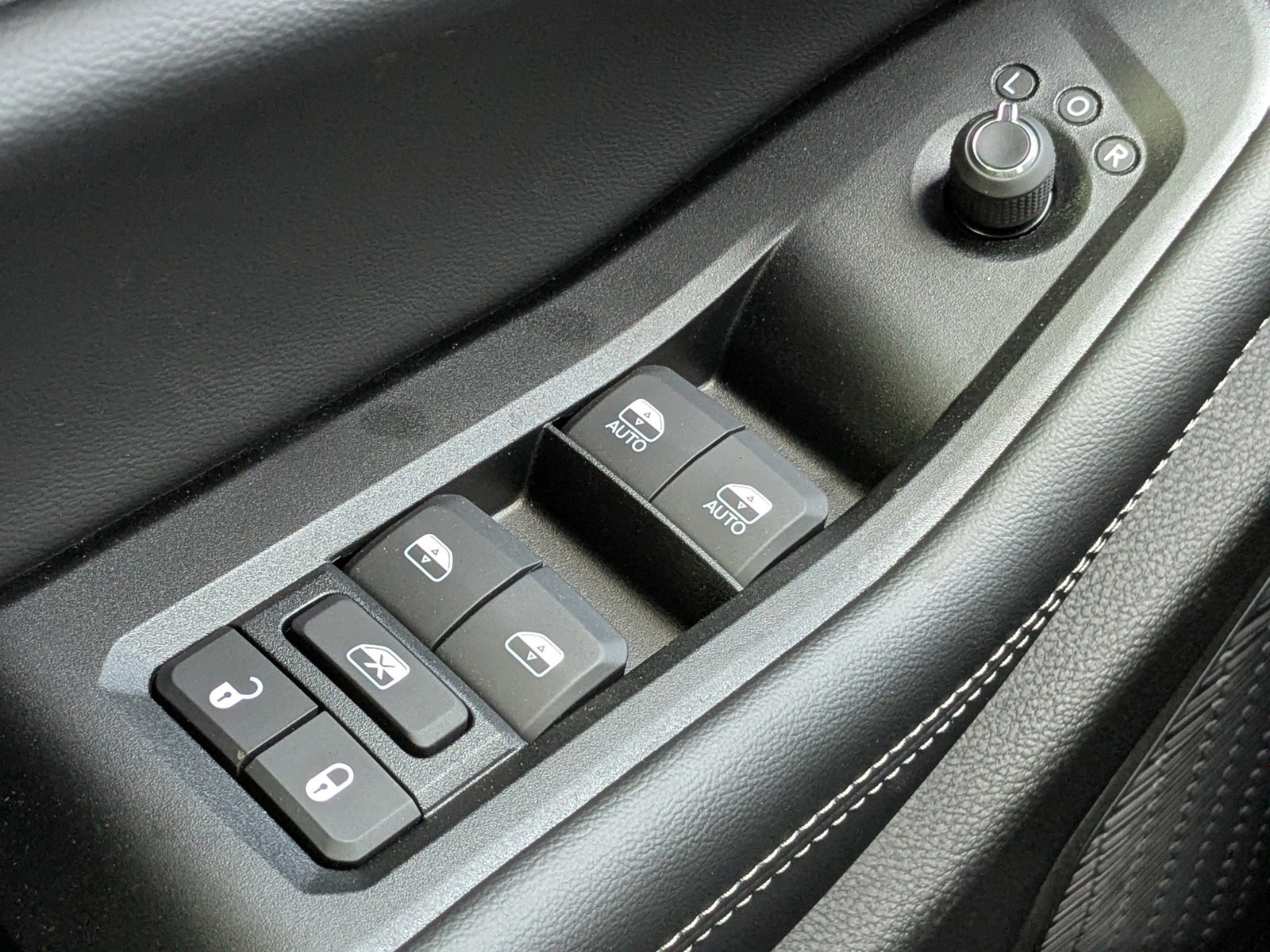 New 2026 Gray Jeep Altitude image 24
