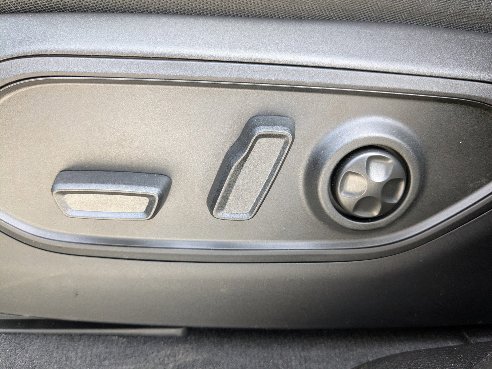 New 2026 Gray Jeep Altitude image 21