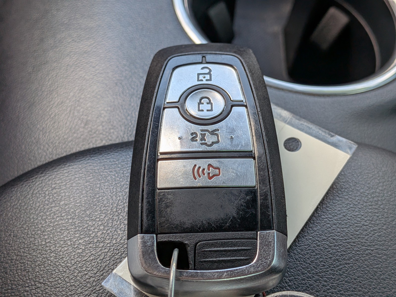 Used 2024 Oxford White Ford GT Premium image 31