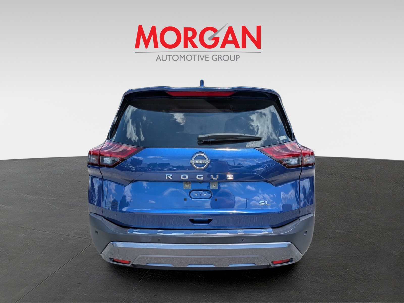 Used 2023 Caspian Blue Metallic Nissan SL image 5