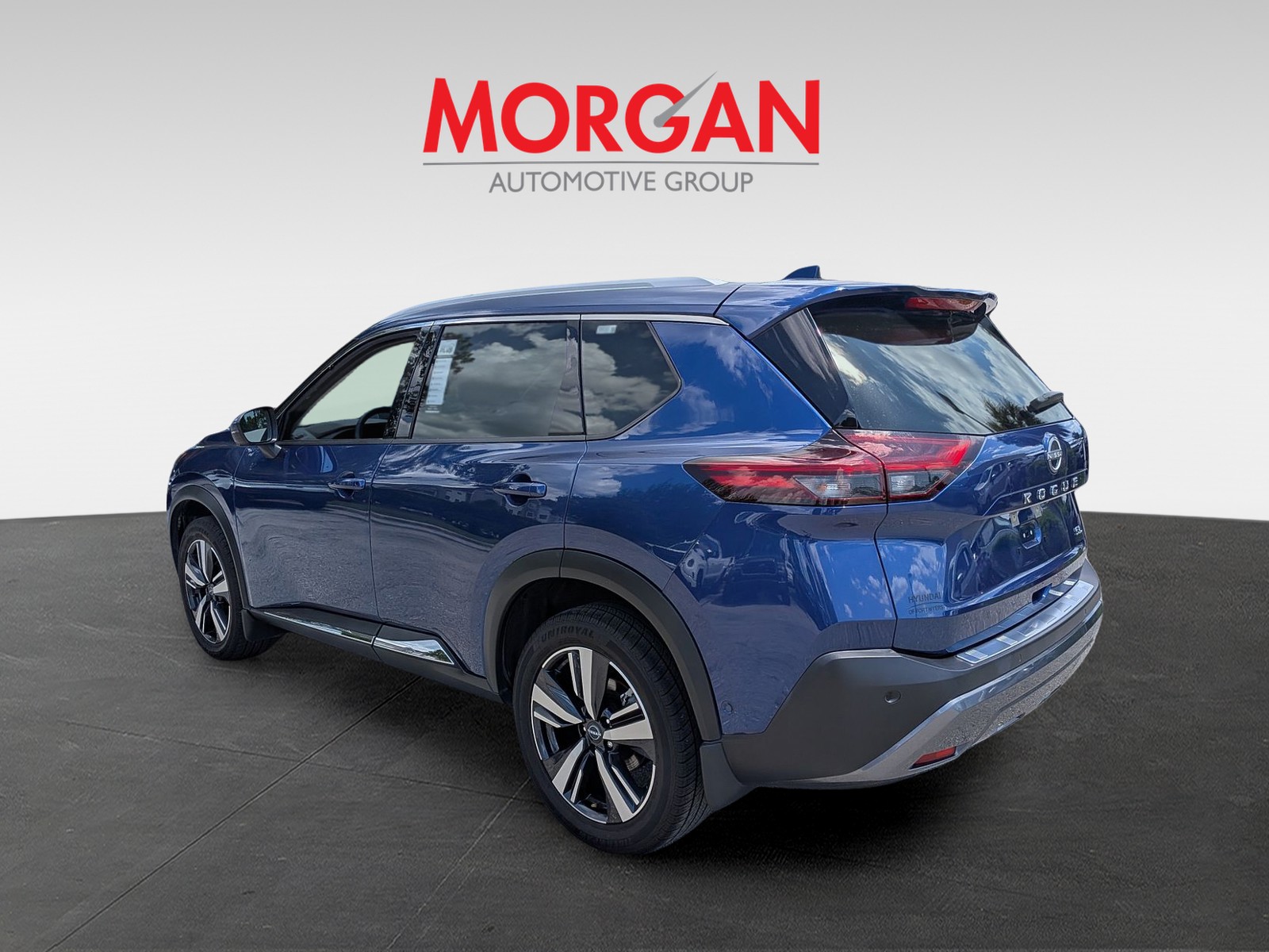 Used 2023 Caspian Blue Metallic Nissan SL image 6