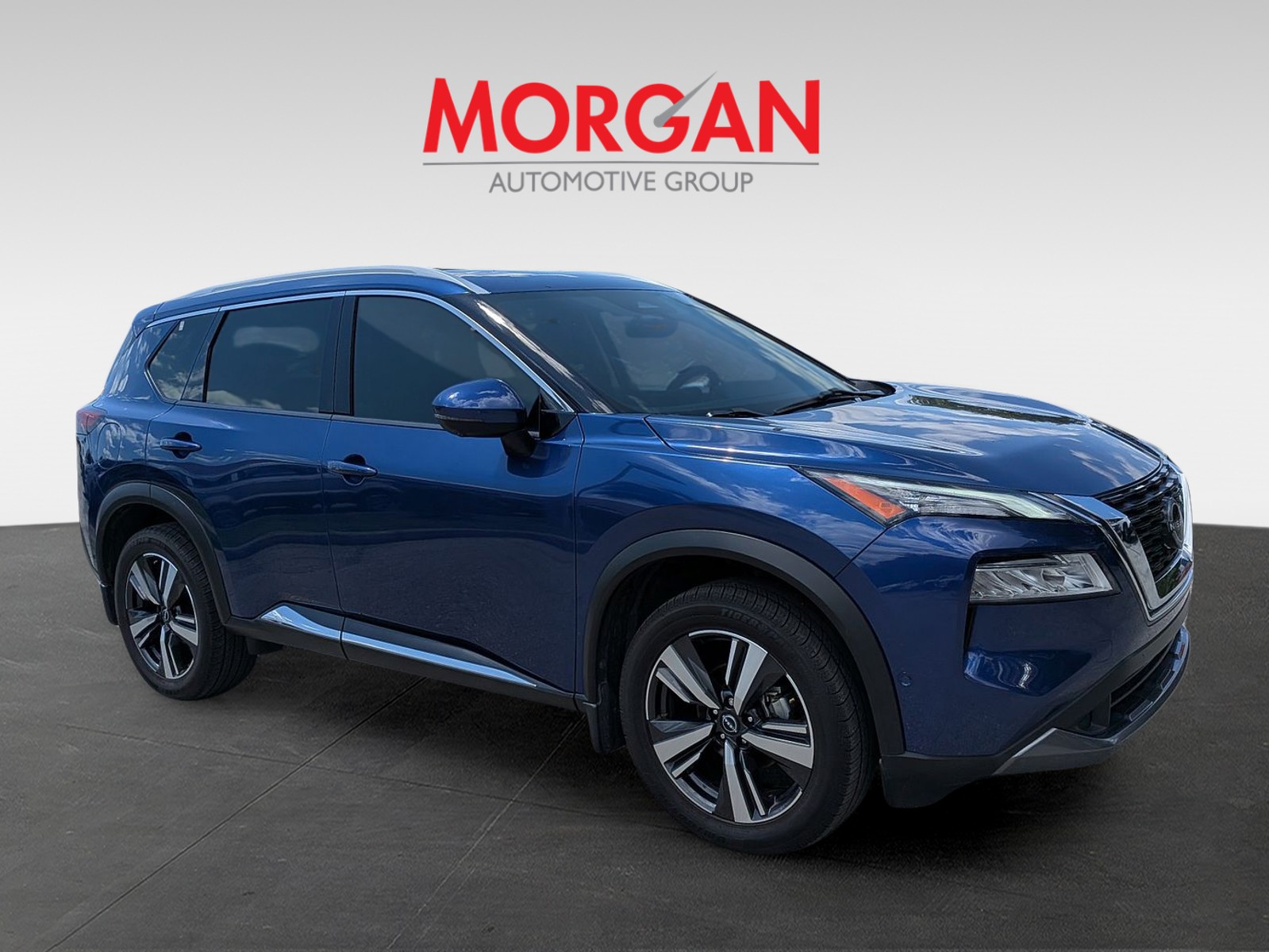 Used 2023 Caspian Blue Metallic Nissan SL image 2